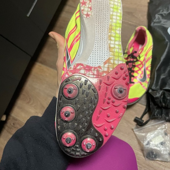 Nike track shoes - Picture 3 of 5